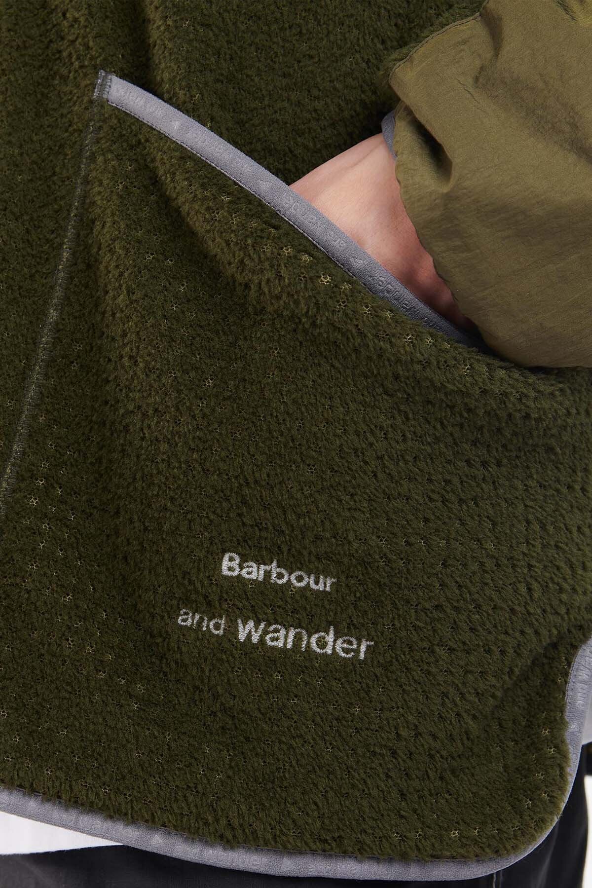 And Wander Fleece - OLIVE